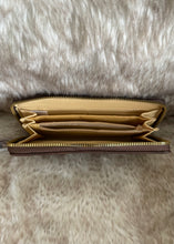 Load image into Gallery viewer, Beauty Within Monogram Handbag
