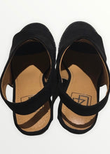 Load image into Gallery viewer, Broaden Your Horizons Shooties
